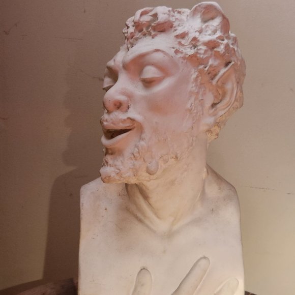 Sculpture/Bust - Picture 1 of 2